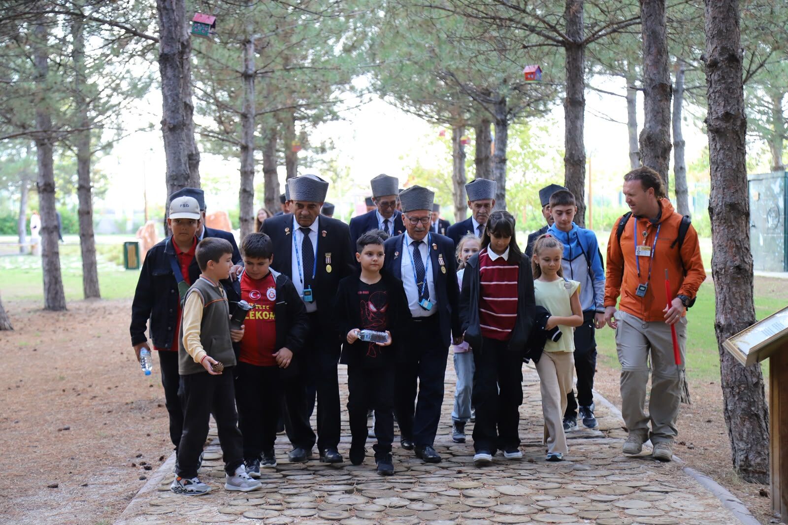 Gazi̇ler Ve Çocuklar Otobes26 Turunda Buluştu (6)