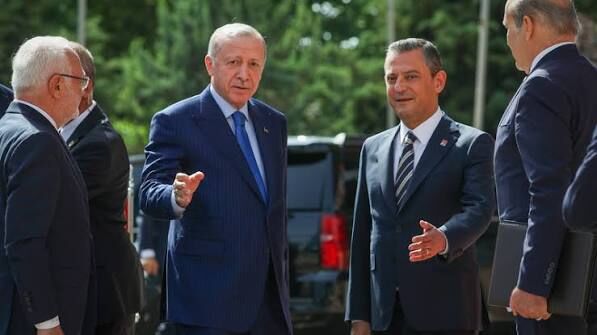 Recep Tayyip Erdoğan ve Özgür Özel