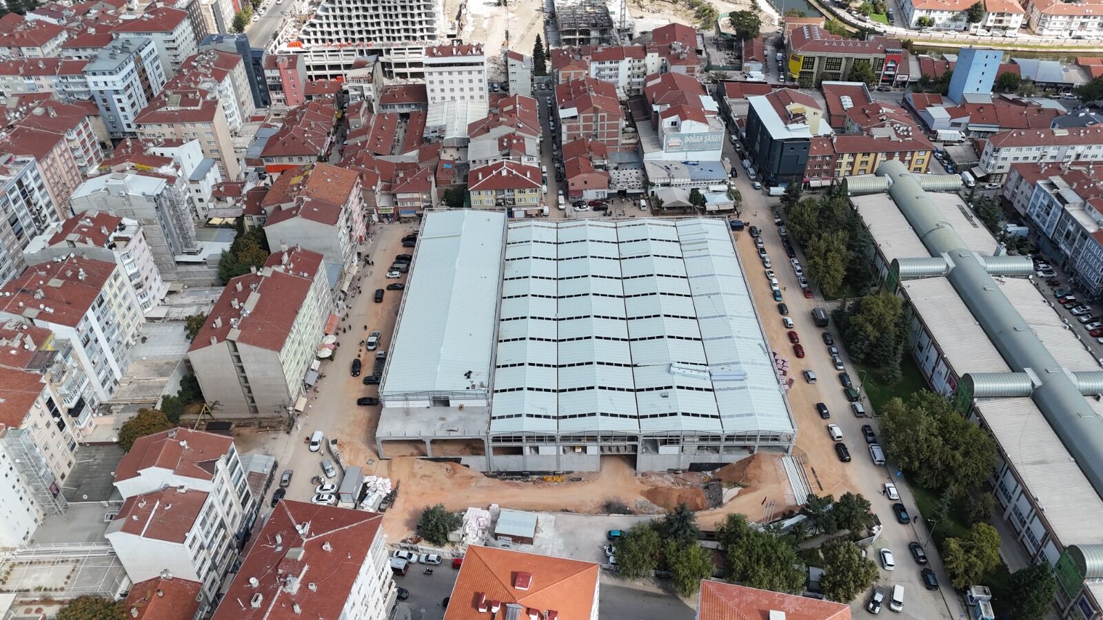 Kurtuluş Kapali Pazar Yeri̇’nde Çati Göründü (2)