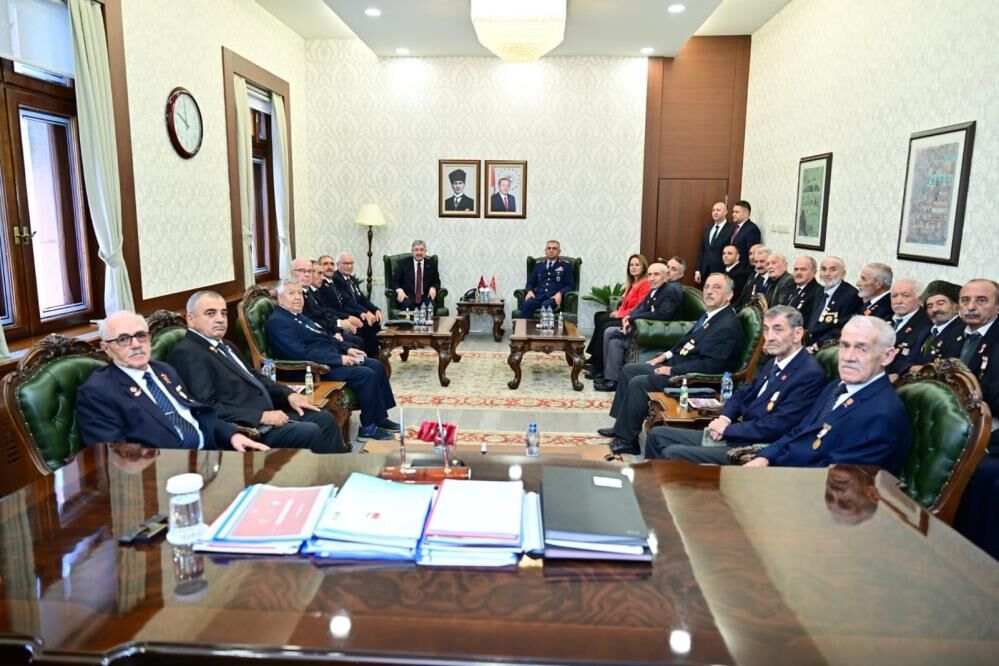 Vali Yılmaz, Gazileri Makamında Ağırladı (4)
