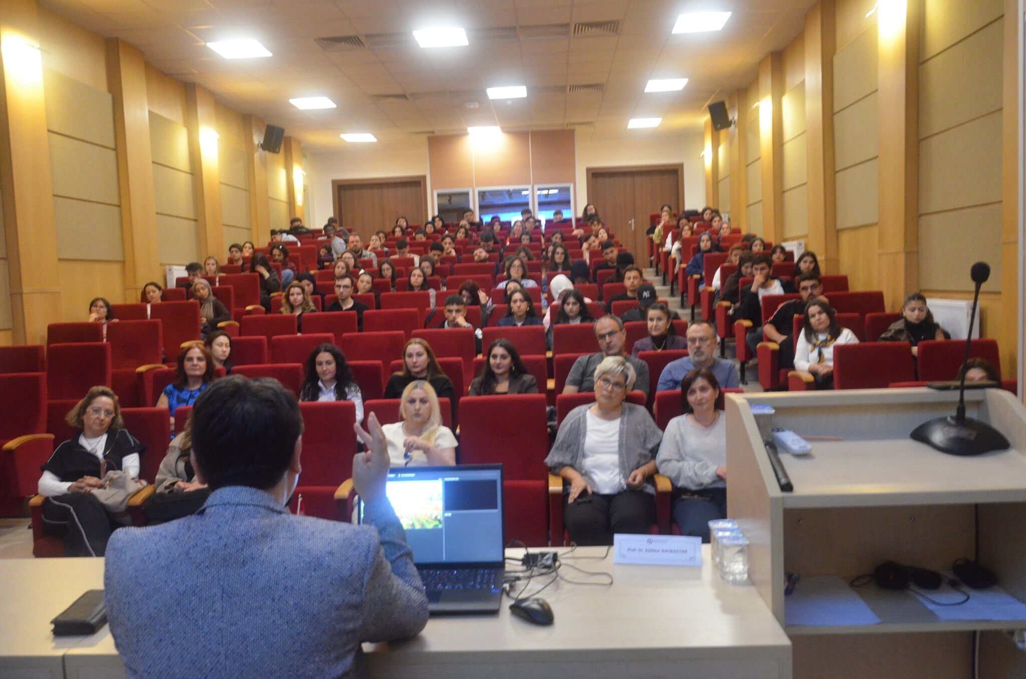 ‘700 Yıllık Sürdürülebilirlik: Yunus Emre COP31’e Katılsaydı Ne Söylerdi?’ semineri