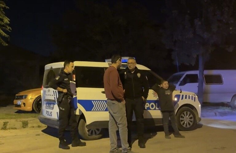 Polis