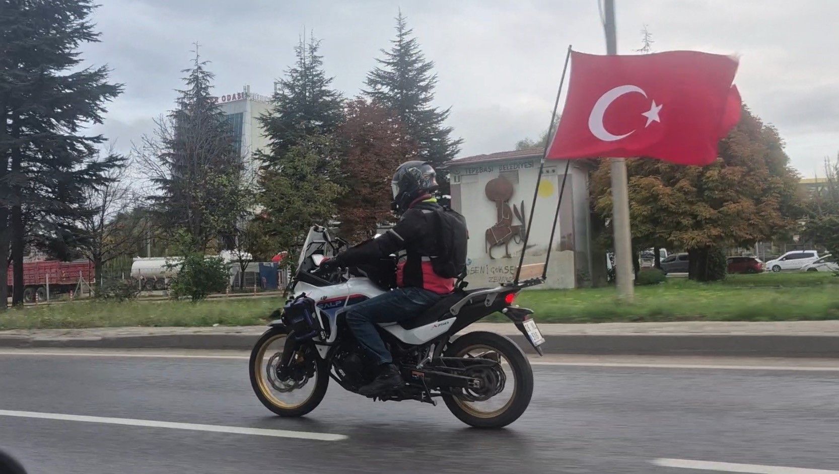 Eskişehir Çevre Yolunda Gururlandıran Görüntü