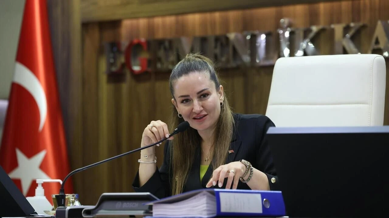 Büşra Özdemir