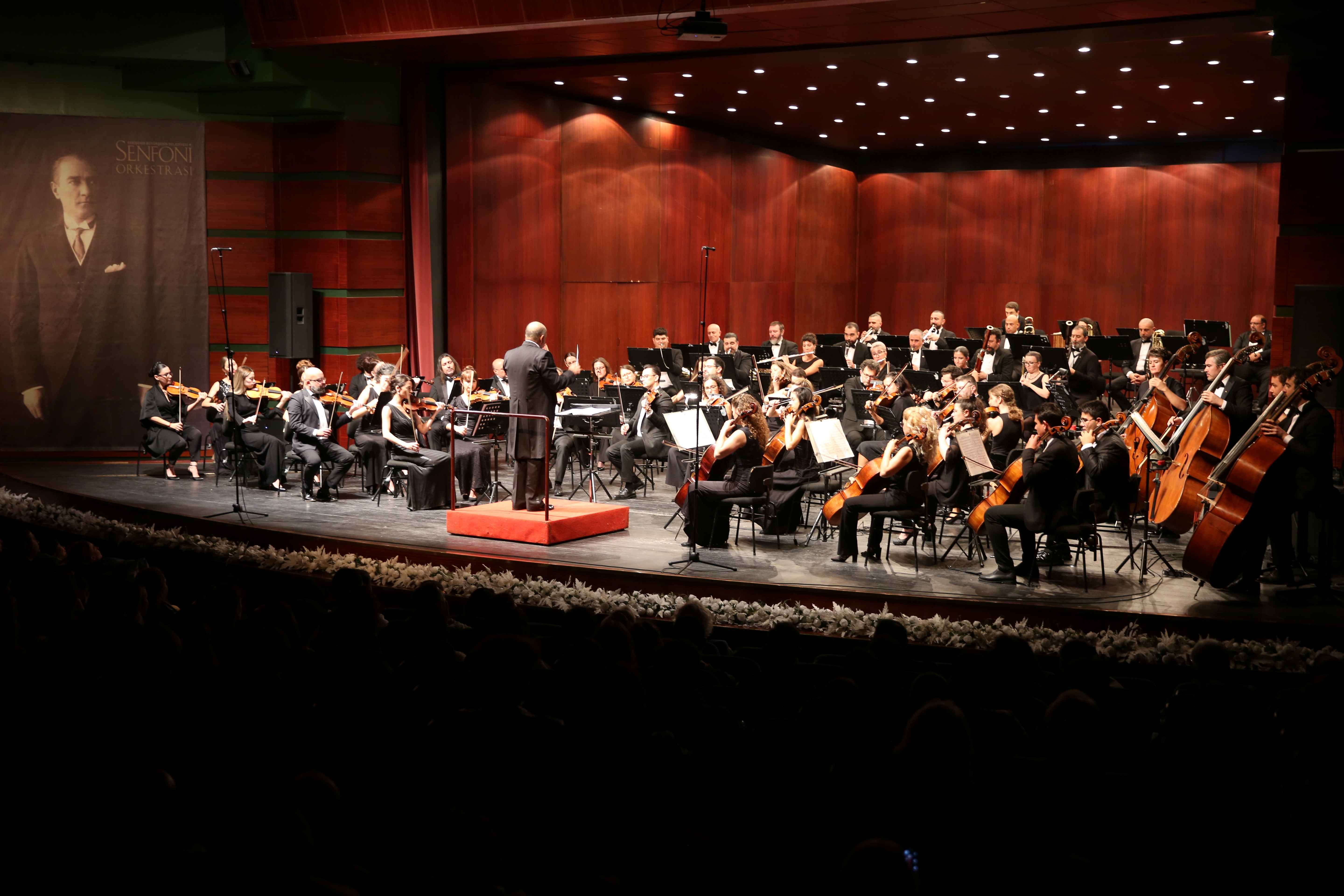 Büyükşehi̇r Senfoni̇ Orkestrasi Glière Ve Brahms’in Eserleri̇ni̇ Seslendi̇rdi̇ (5)