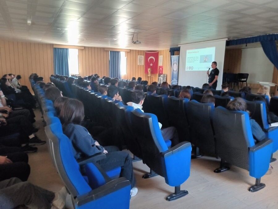 Eskişehir’de 490 Öğrenciye Siber Güvenlik Eğitimi Verildi (1)