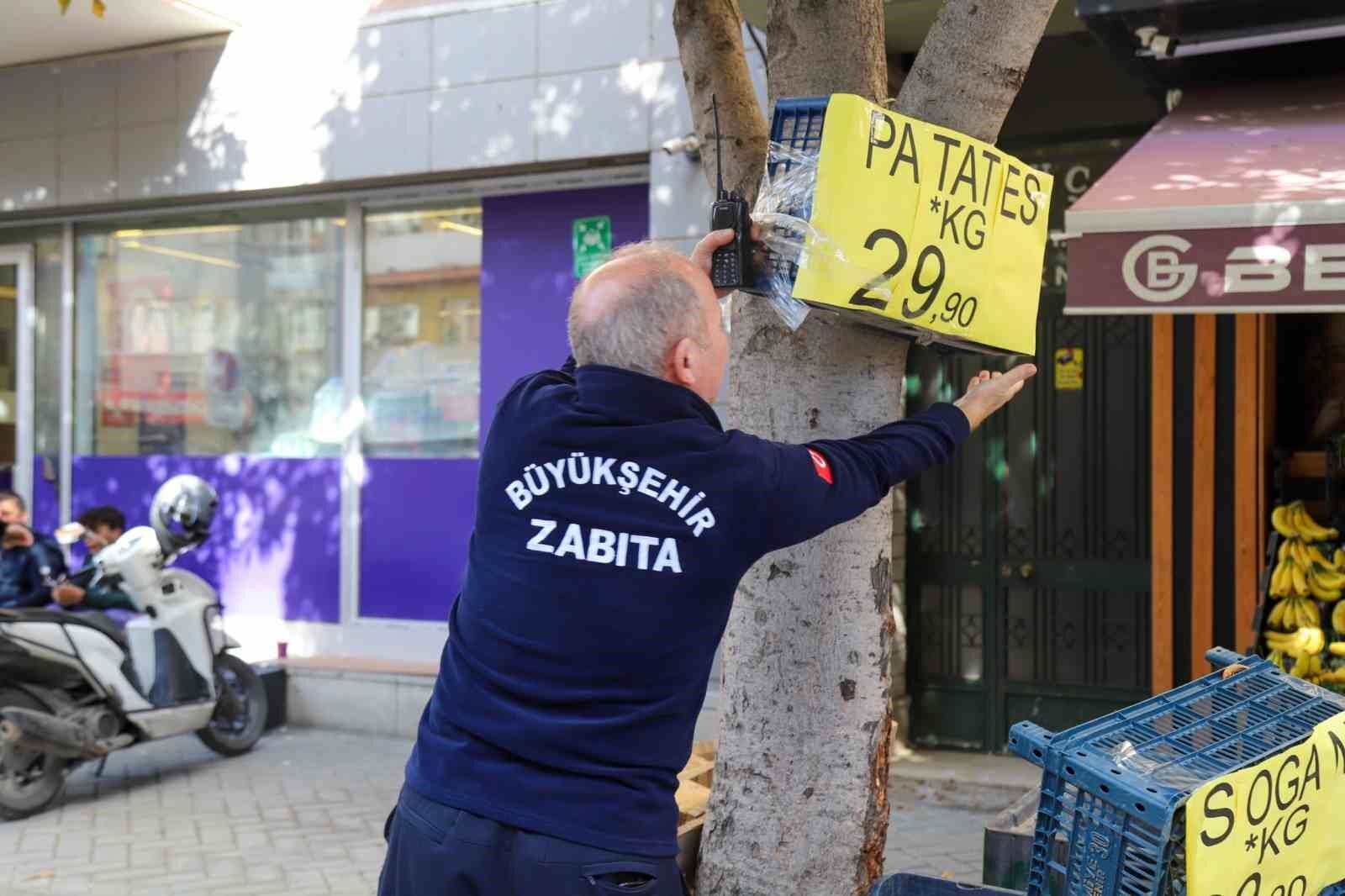 Eskişehir’de Zabıtadan Kaldırım İşgallerine Sıkı Denetim (2)