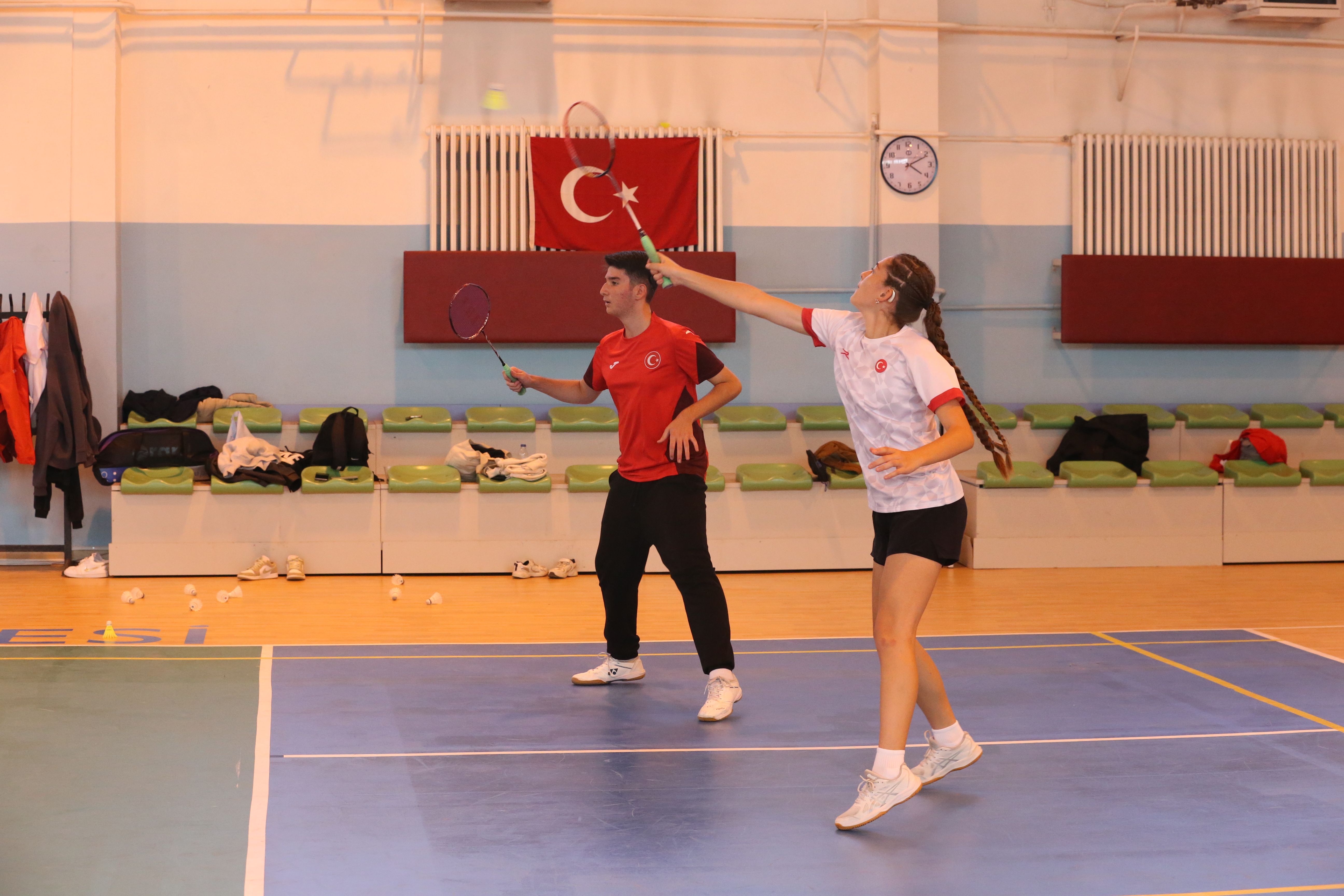 Badmintonda Hedef Dünya Madalyası