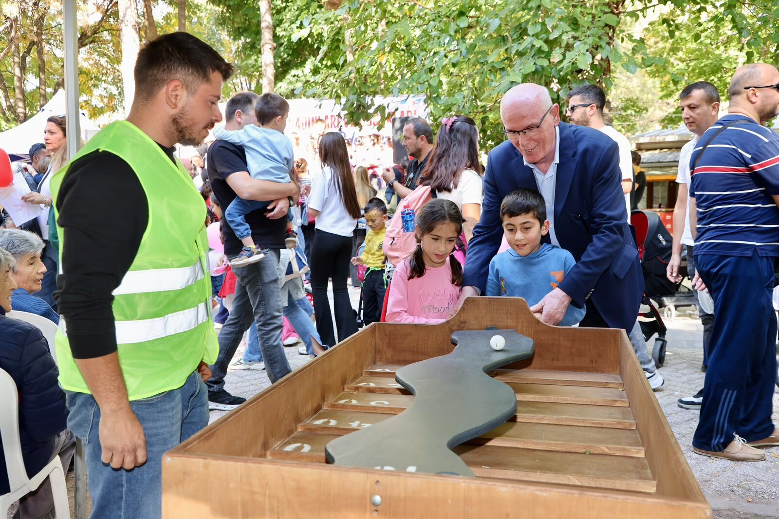 Kazım Kurt’tan Annelere: Parklarımızın Kapıları Size Her Zaman Açık