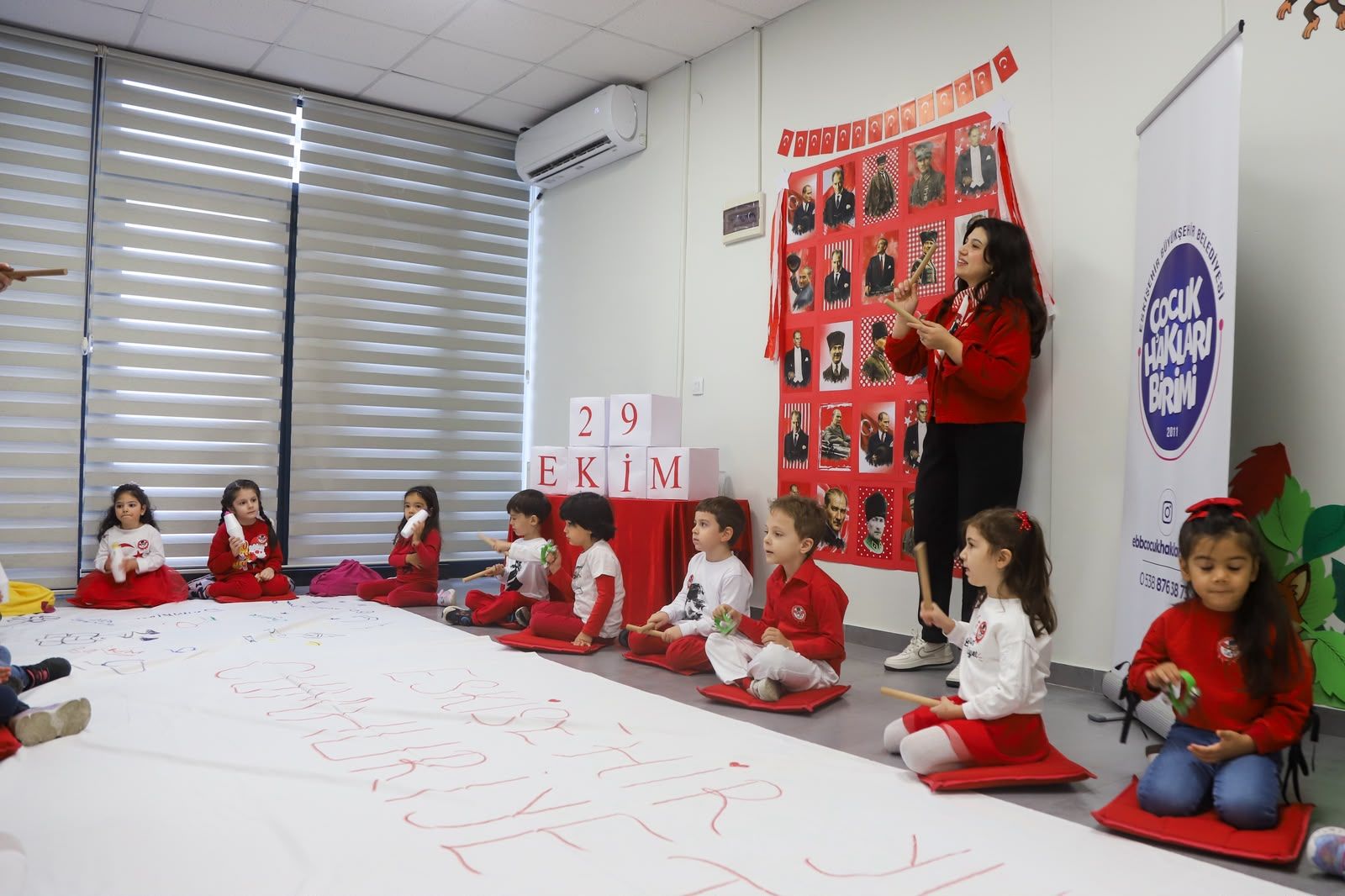Mi̇ni̇klerden 2026 Eski̇şehi̇r Yili’na Özel Cumhuri̇yet Tuvali̇ 