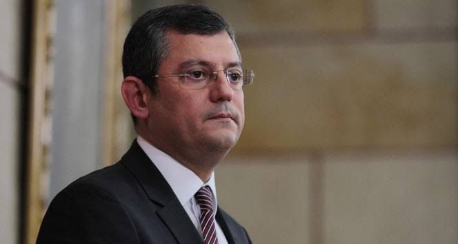 Özgür Özel’den Ev Hapsindeki Sinem Dedetaş’a Ziyaret