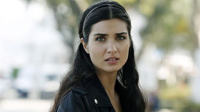 Tuba Büyüküstün Sultana Filminin Sahte Afiş Tartışmasına Yanıt Verdi