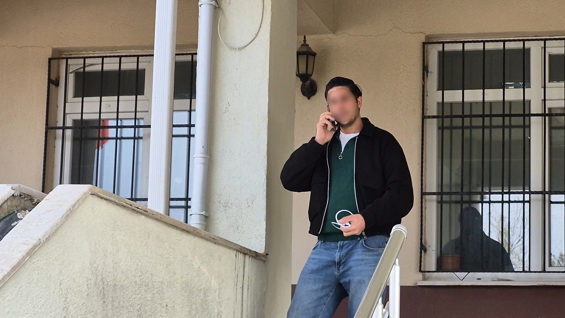 Sınava Geç Kalma Öfkesini Gazeteciden Çıkardı