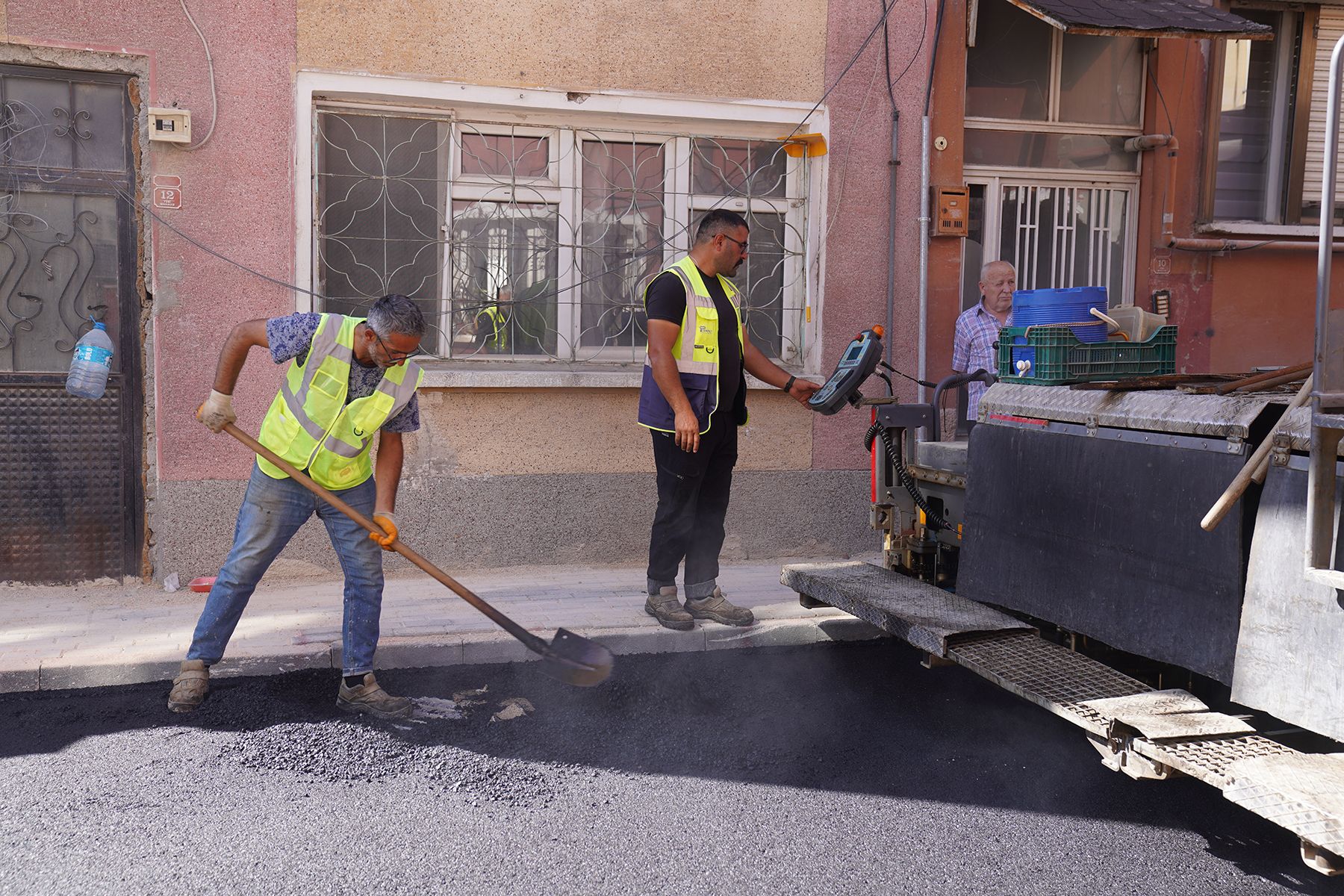Tepebaşı Belediyesi'nden Yeni Mahalle'ye asfalt hamlesi