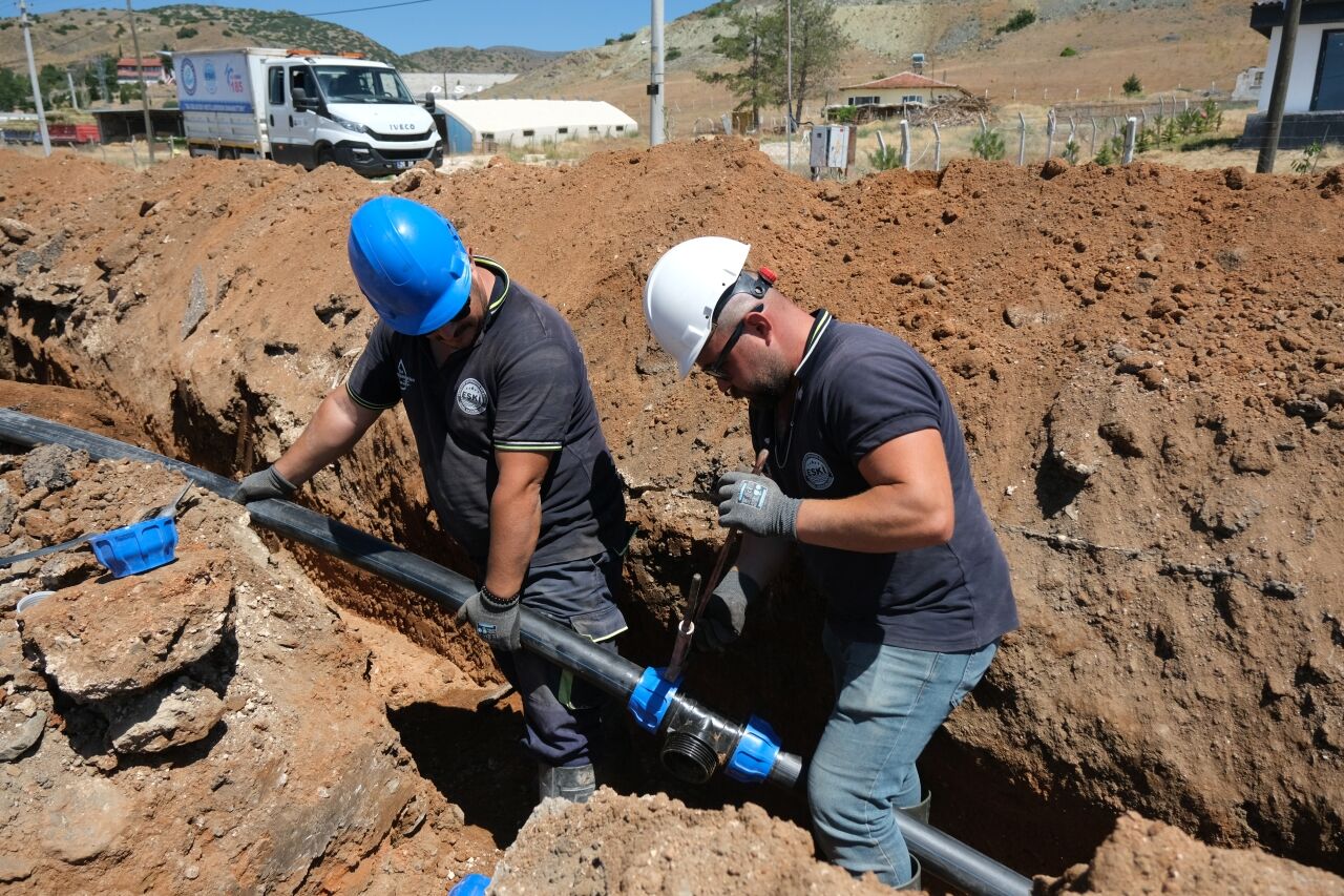 Tepebaşi İlçesi̇ Beyazaltin Mahallesi̇ Şebeke Hatti Çalişması
