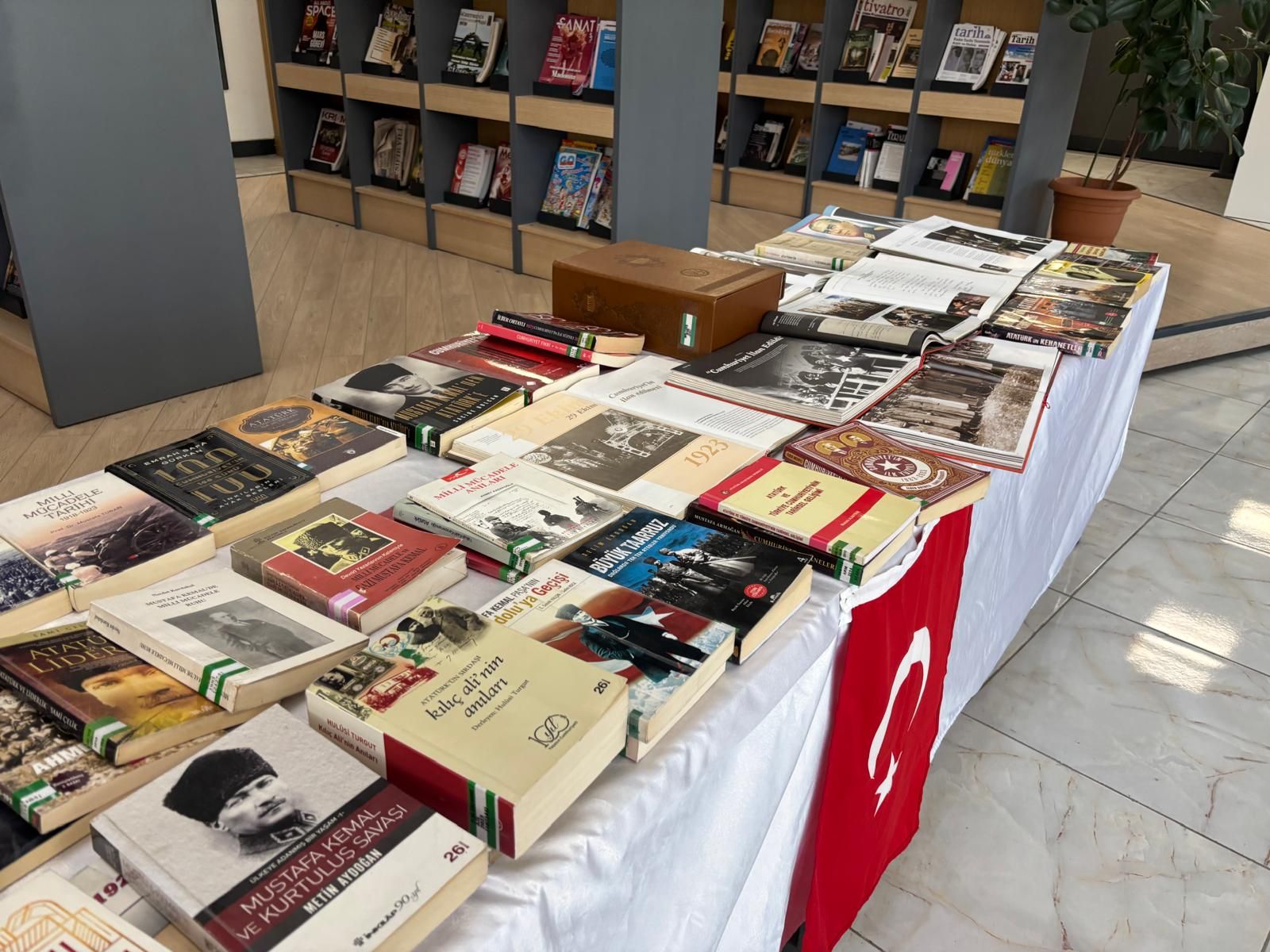 Atatürk Kitap Sergisi