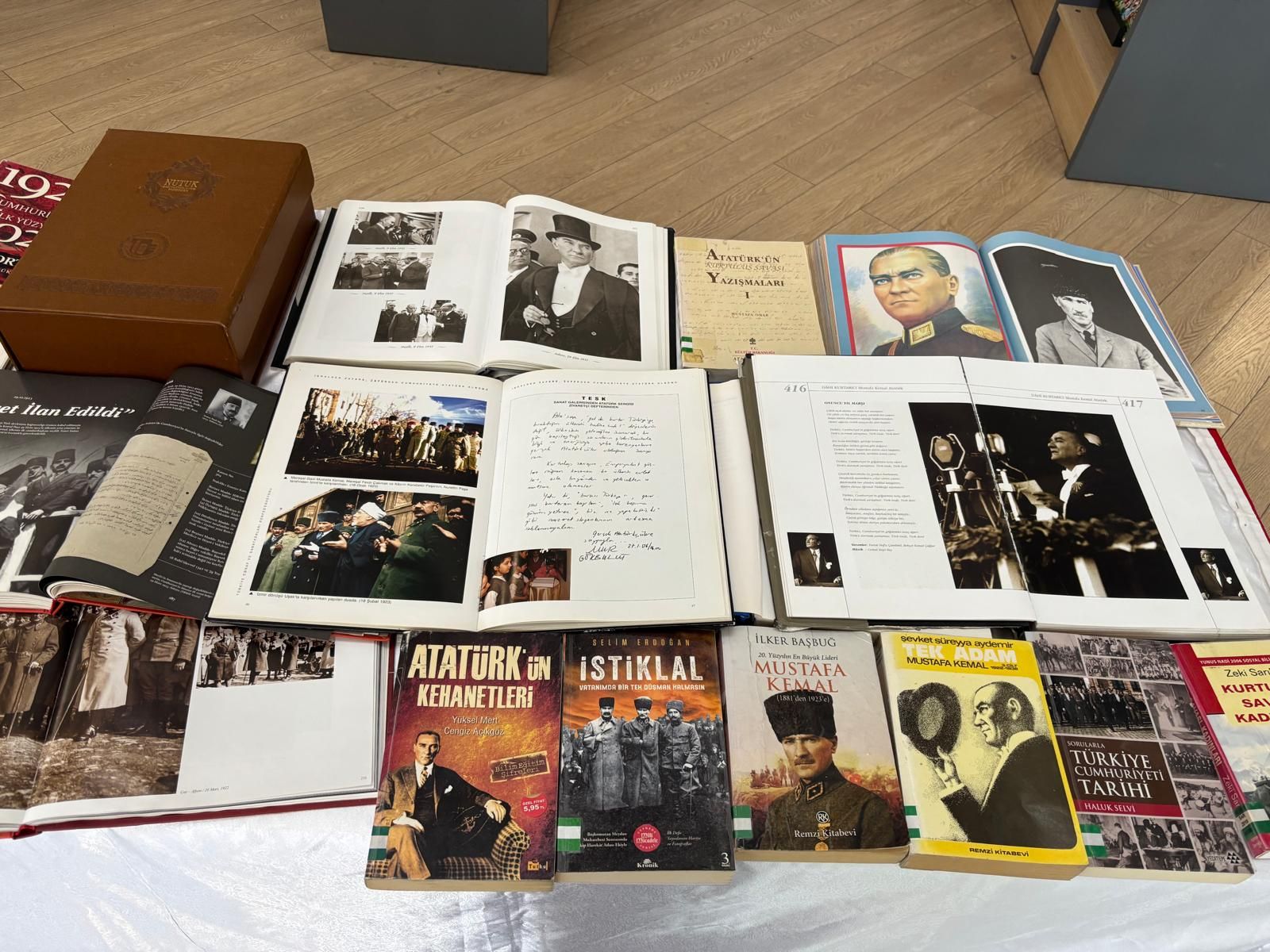 Atatürk Kitap Sergisi